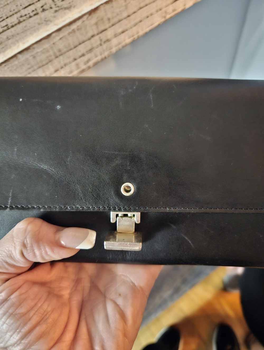 LISA JENKS Vintage Black Leather Wallet with Silver Lock - Picture 9 of 11
